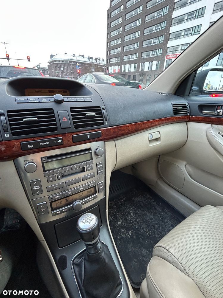 Toyota Avensis 2.2 D-4D Prestige - 26