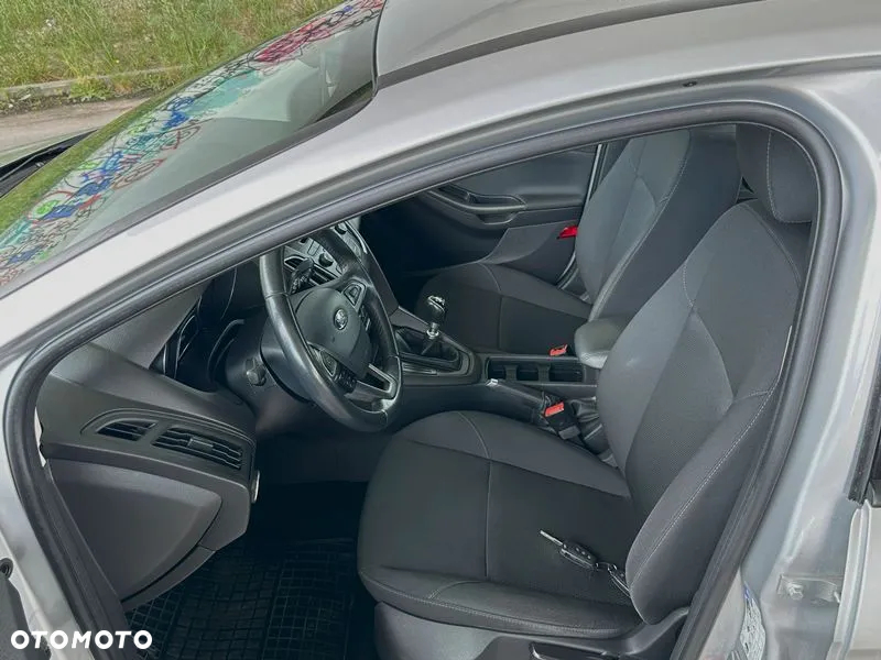 Ford Focus - 10