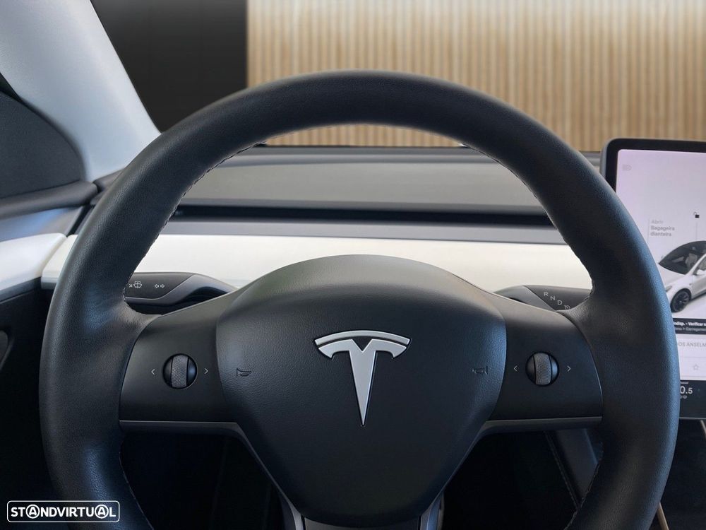 Tesla Model Y Long Range Dual Motor AWD - 3