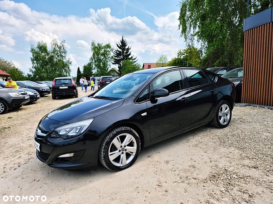 Opel Astra IV 1.4 T Business EU6 - 28