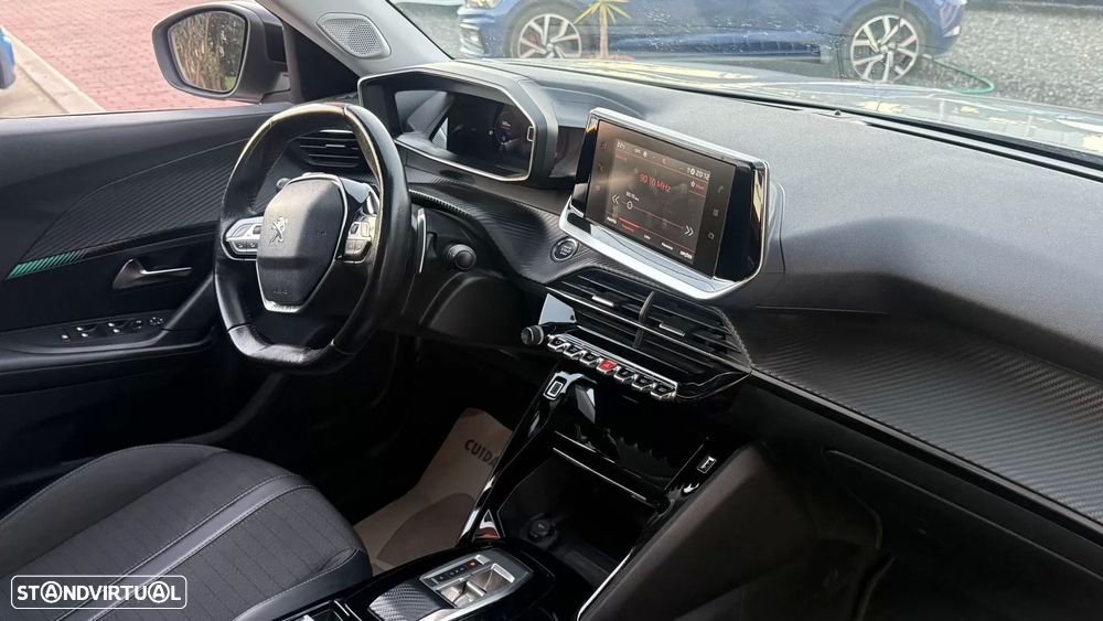 Peugeot 2008 1.5 BlueHDi Allure Pack EAT8 - 31