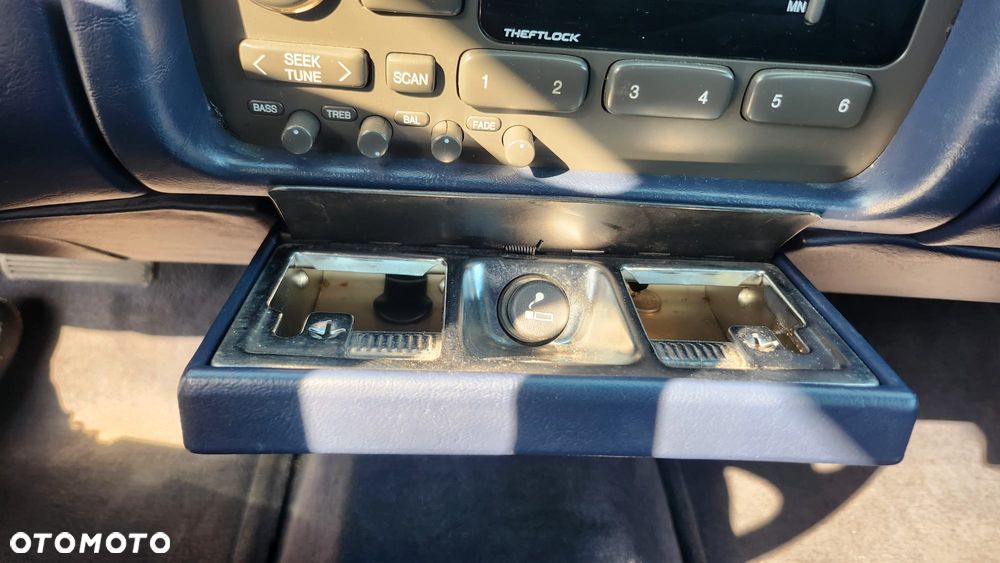 Cadillac Deville 4.6 Concours - 35