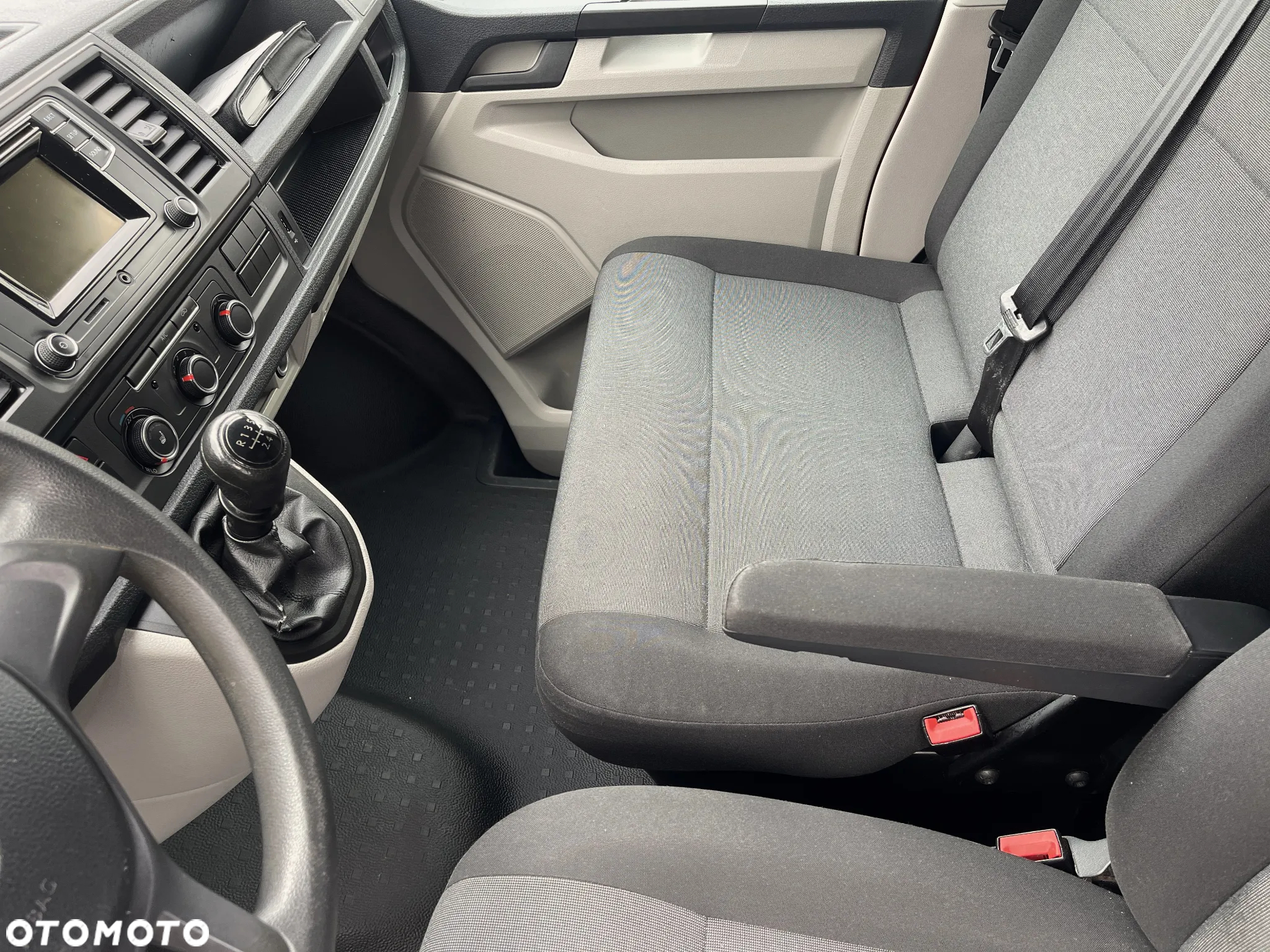 Volkswagen Transporter T6 L1H1 - 24