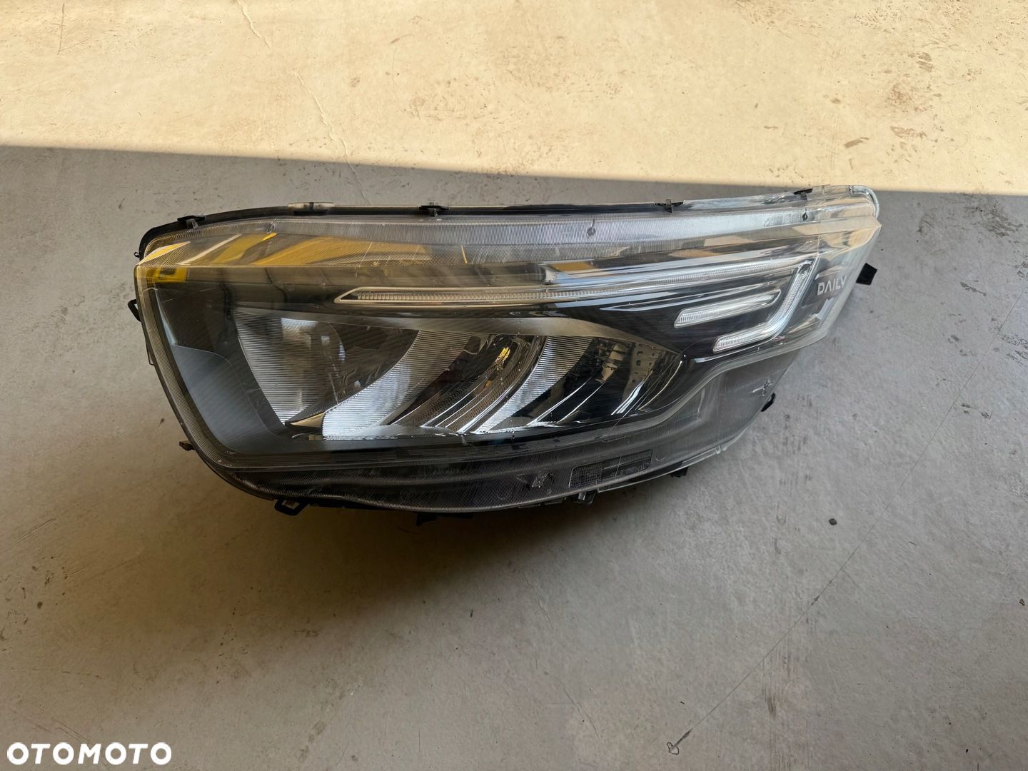 Iveco Daily 35c180 3,0 HPI 19-23r lampa lewa FULL LED - 1