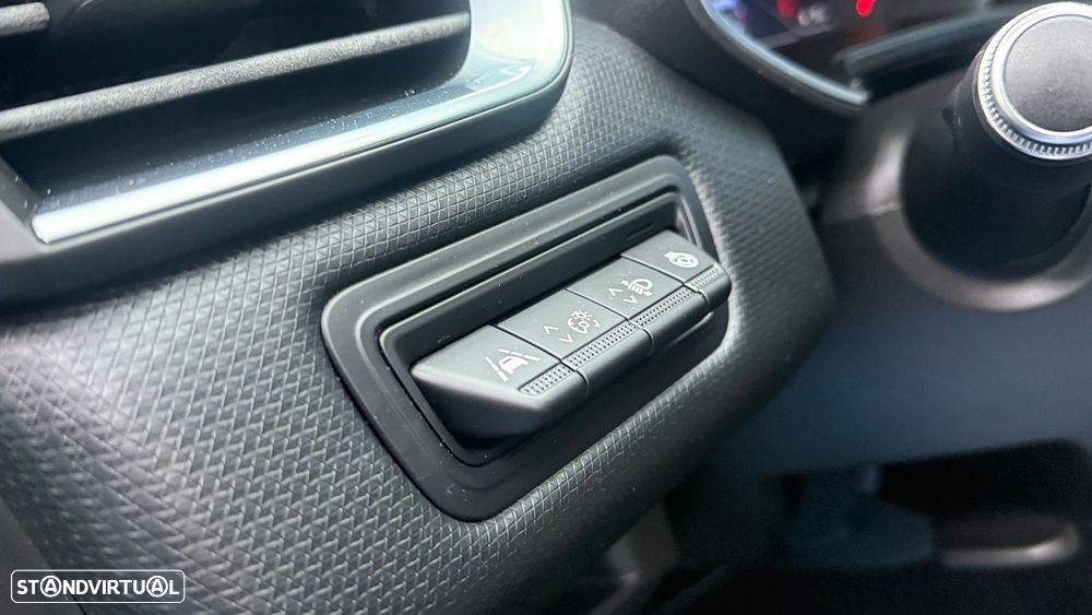 Renault Clio TCe 100 INTENS - 12