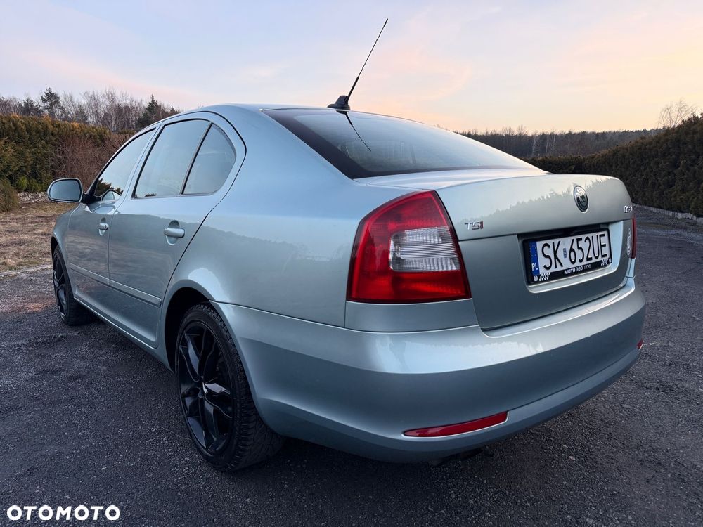 Skoda Octavia 1.8 TSI Ambiente - 12
