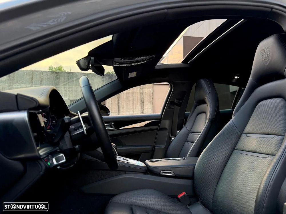 Porsche Panamera 4 E-Hybrid Platinum Edition com PDLS - 29