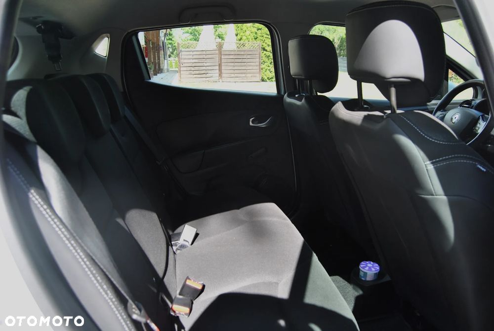 Renault Clio 1.2 16V 75 Life - 8