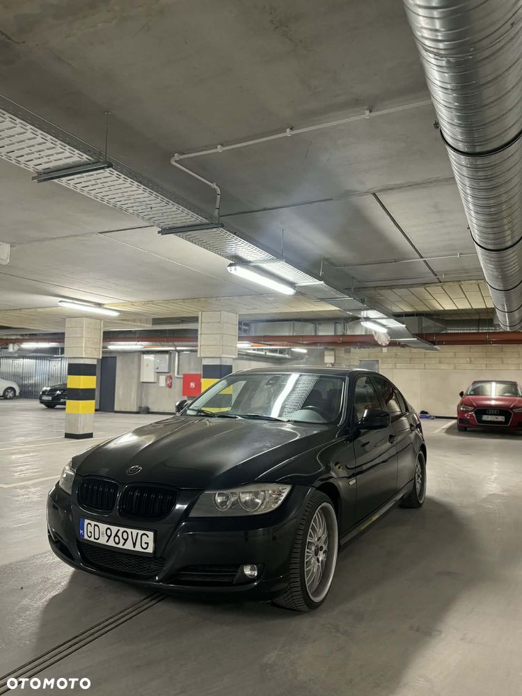 BMW Seria 3 318d DPF - 1