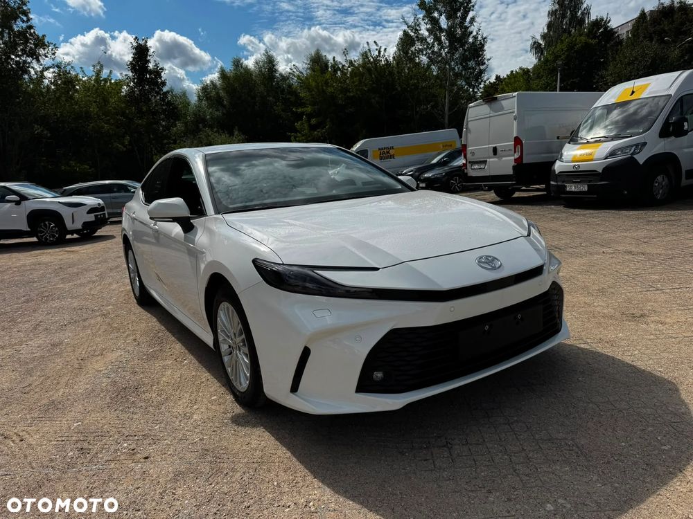 Toyota Camry 2.5 Hybrid Dynamic Force Comfort e-CVT - 2