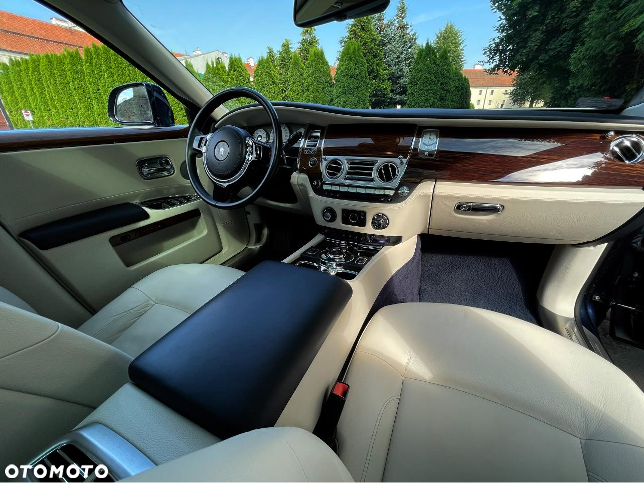Rolls-Royce Ghost - 4