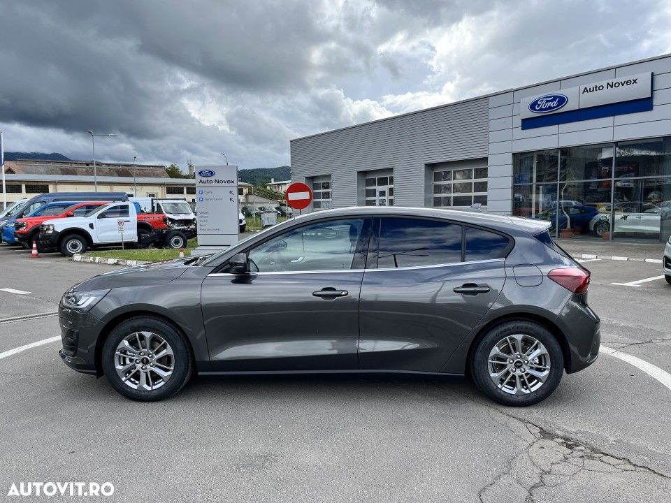Ford Focus - 8