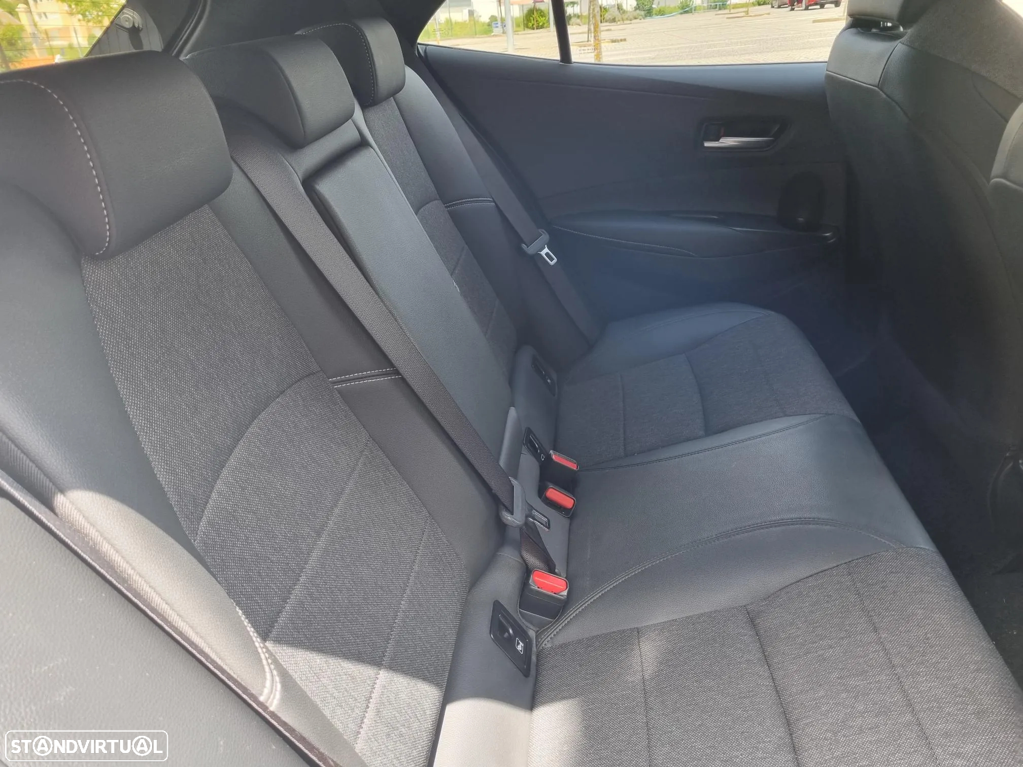 Toyota Corolla 1.8 Hybrid Comfort+P.Sport - 14