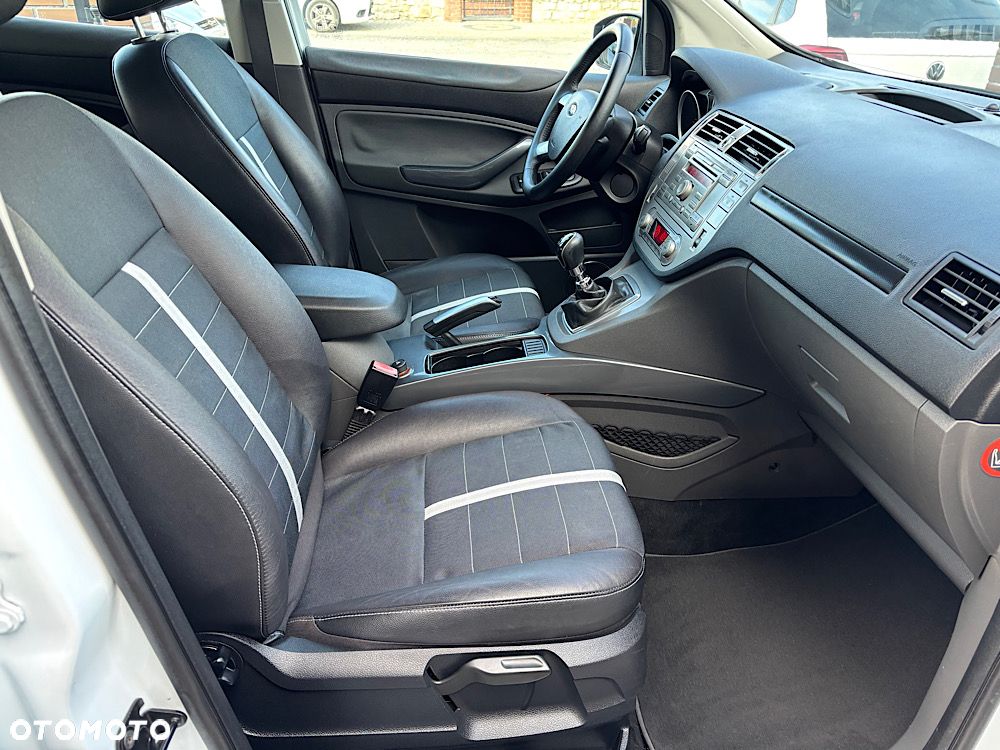 Ford Kuga 2.0 TDCi 4x4 Titanium - 26