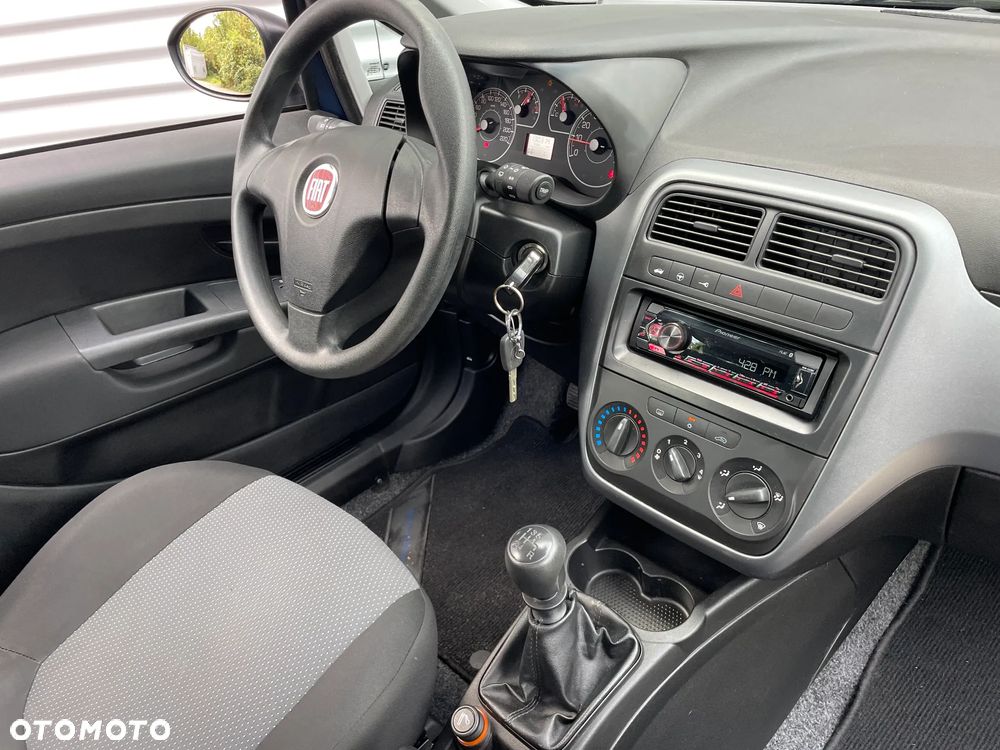 Fiat Punto 1.2 Young - 17