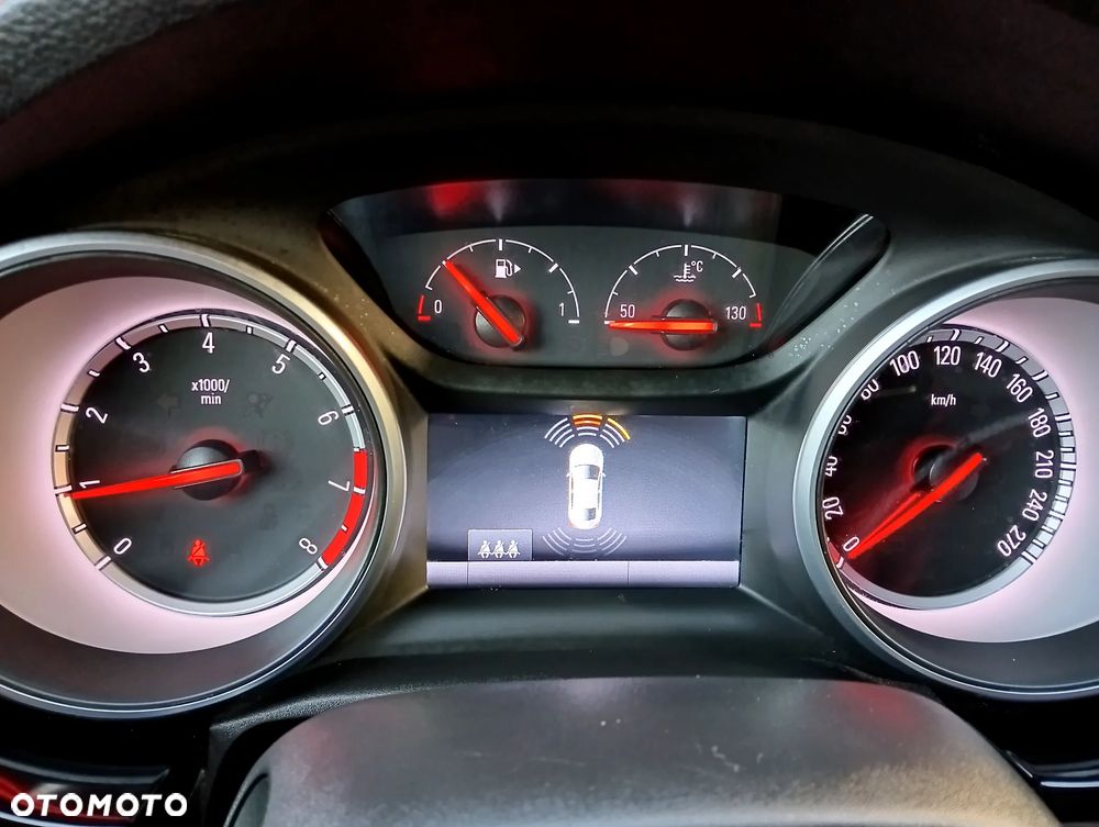 Opel Astra 1.4 Turbo Edition - 32