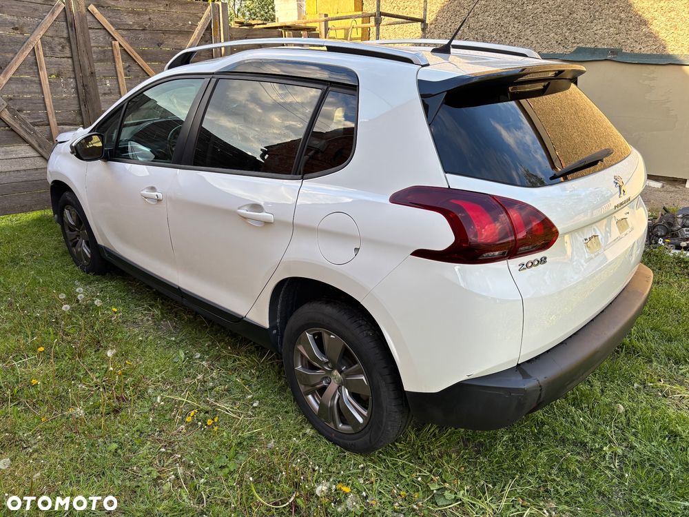 Peugeot 2008 1.6 BlueHDi Style - 3