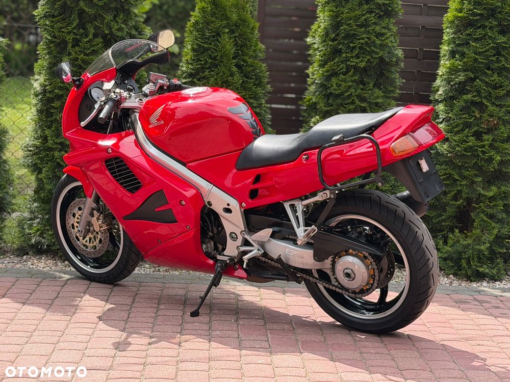 Honda VFR - 8
