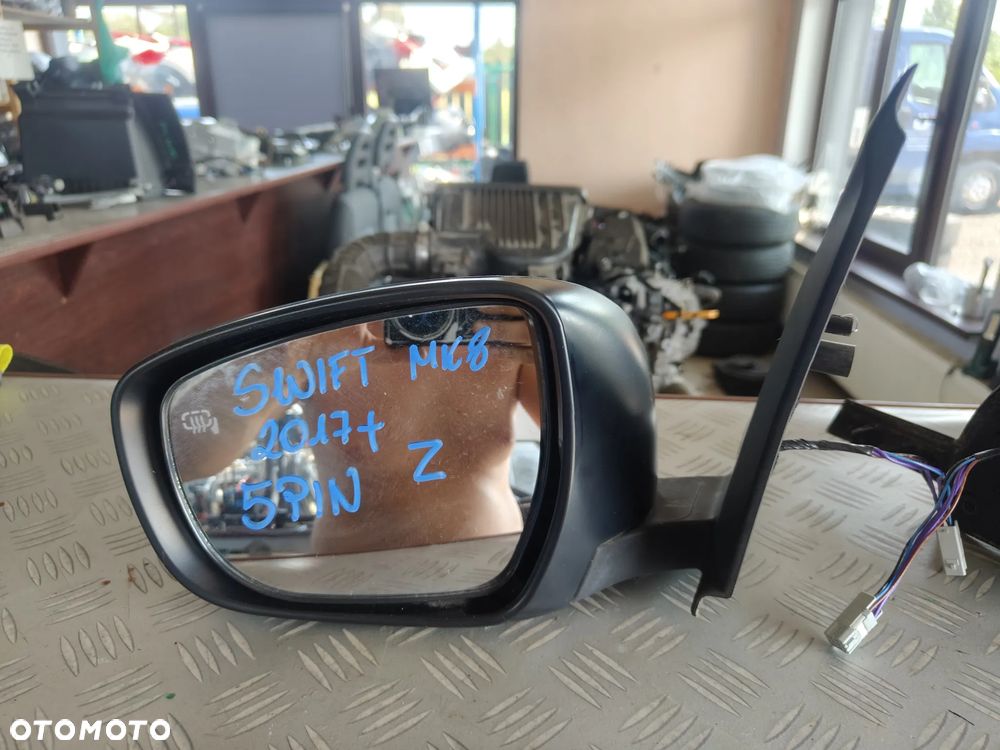 Suzuki Swift Mk8 Lewe prawe LUSTERKO 5pin EU - 2
