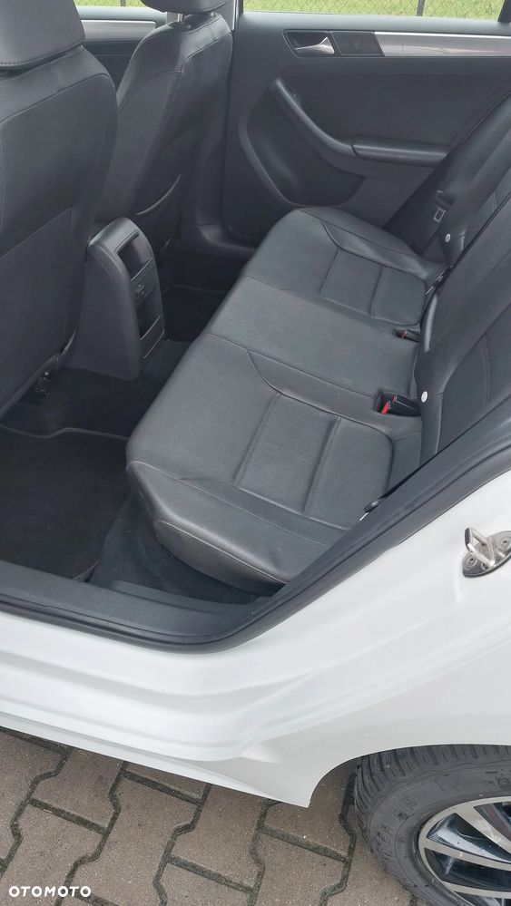 Volkswagen Jetta - 5