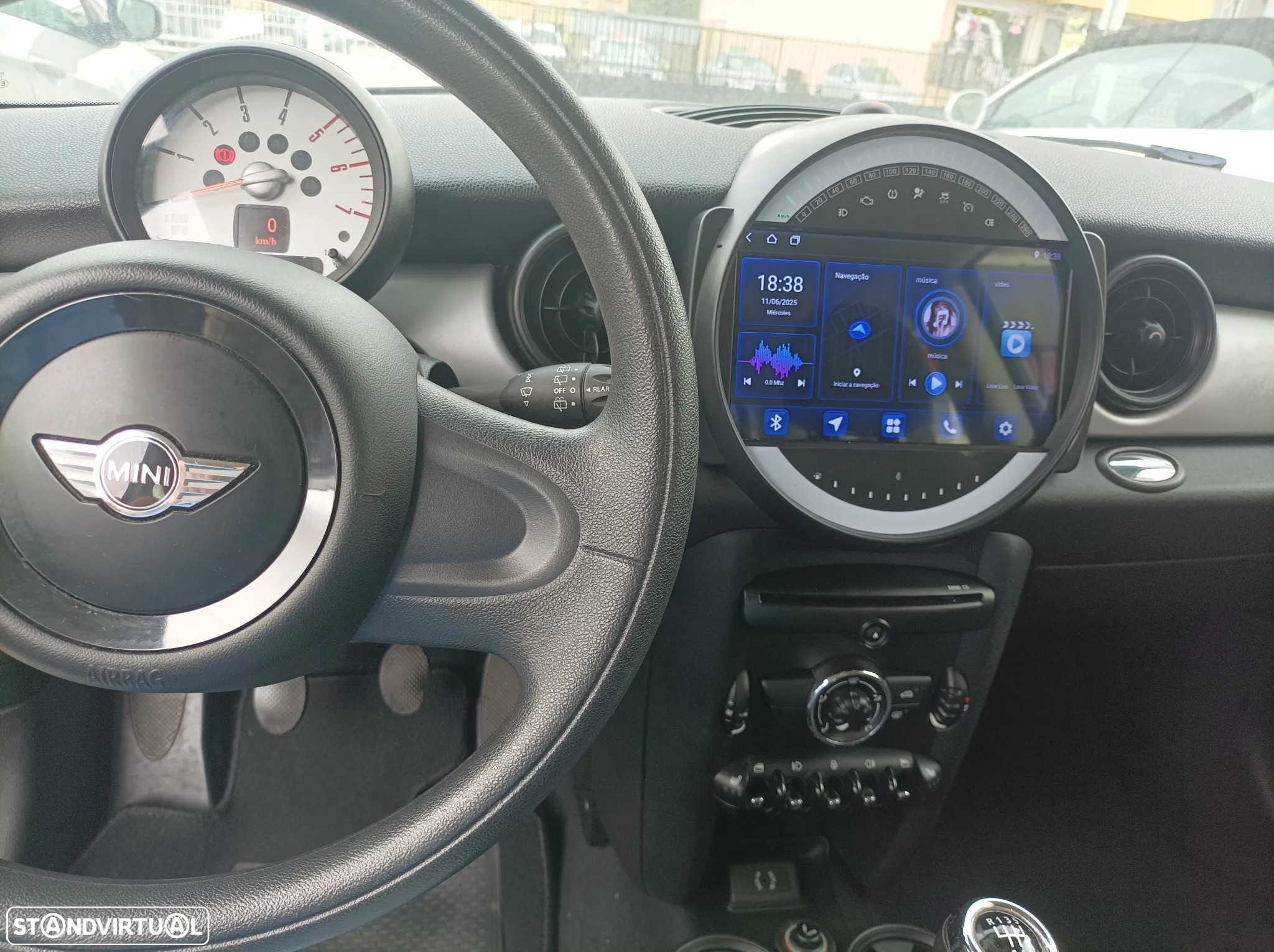 MINI 3 Portas One D - 13