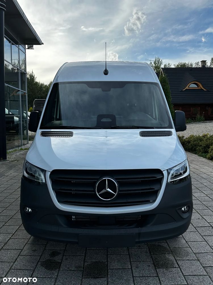 Mercedes-Benz Sprinter - 4