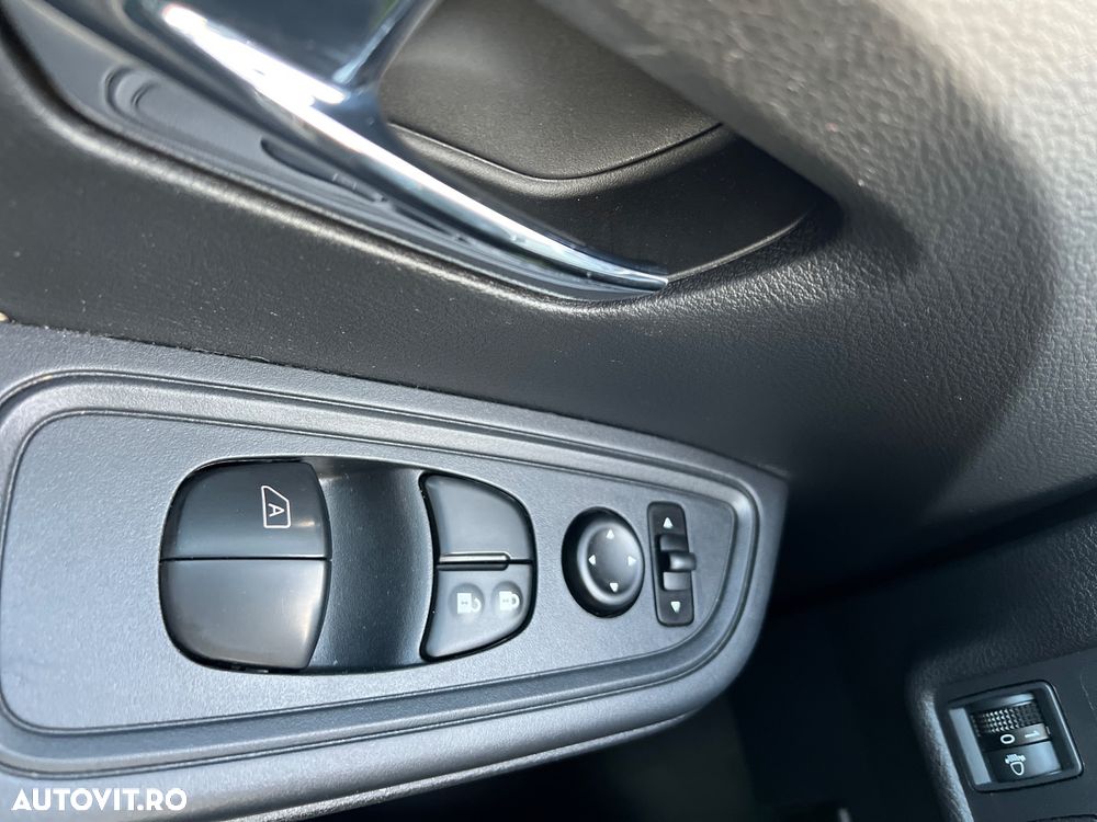 Nissan Micra 1.0L Visia - 29