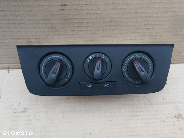 Panel klimatyzacji Seat Ibiza 6J IV 6J0820045A