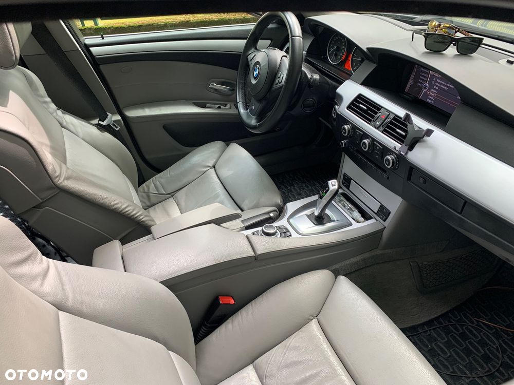 BMW Seria 5 530d xDrive - 9