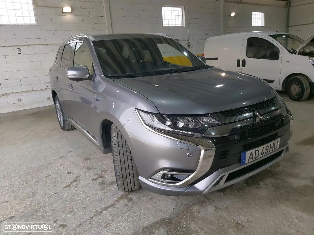 Mitsubishi Outlander 2.4 PHEV Instyle - 4