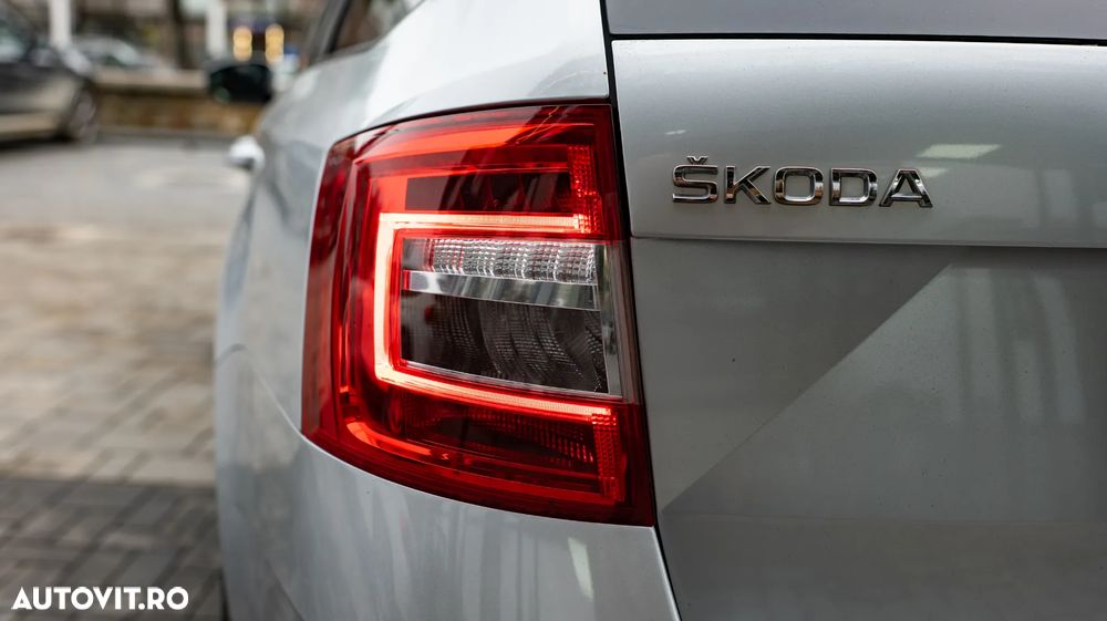 Skoda Octavia Combi Diesel 1.6 TDI DSG Style - 31