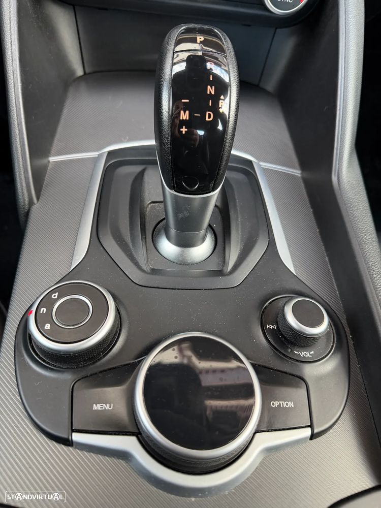 Alfa Romeo Giulia 2.2 D Super AT8 - 29