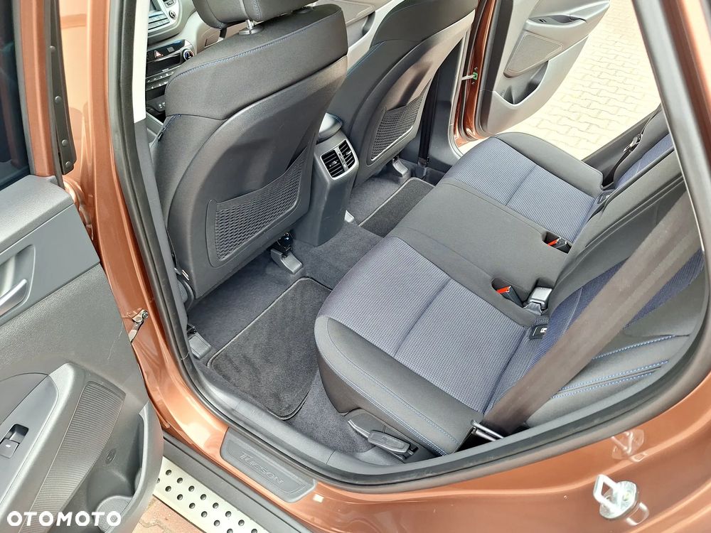 Hyundai Tucson blue 1.7 CRDi 2WD DCT Premium - 13