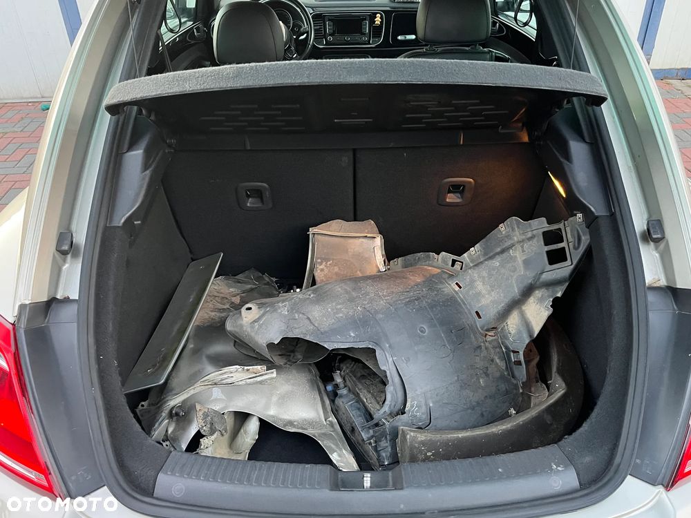 Volkswagen Beetle 1.6 TDI DPF Blue Motion Technologie Exclusive Design - 16