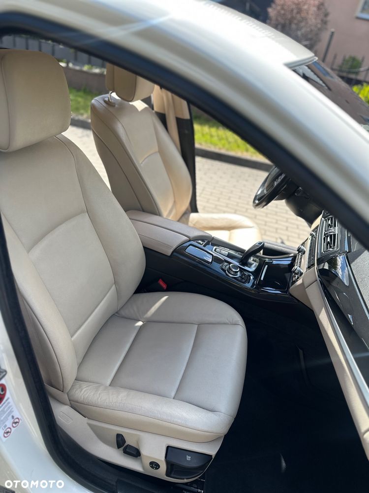 BMW Seria 5 525d xDrive Modern Line - 25