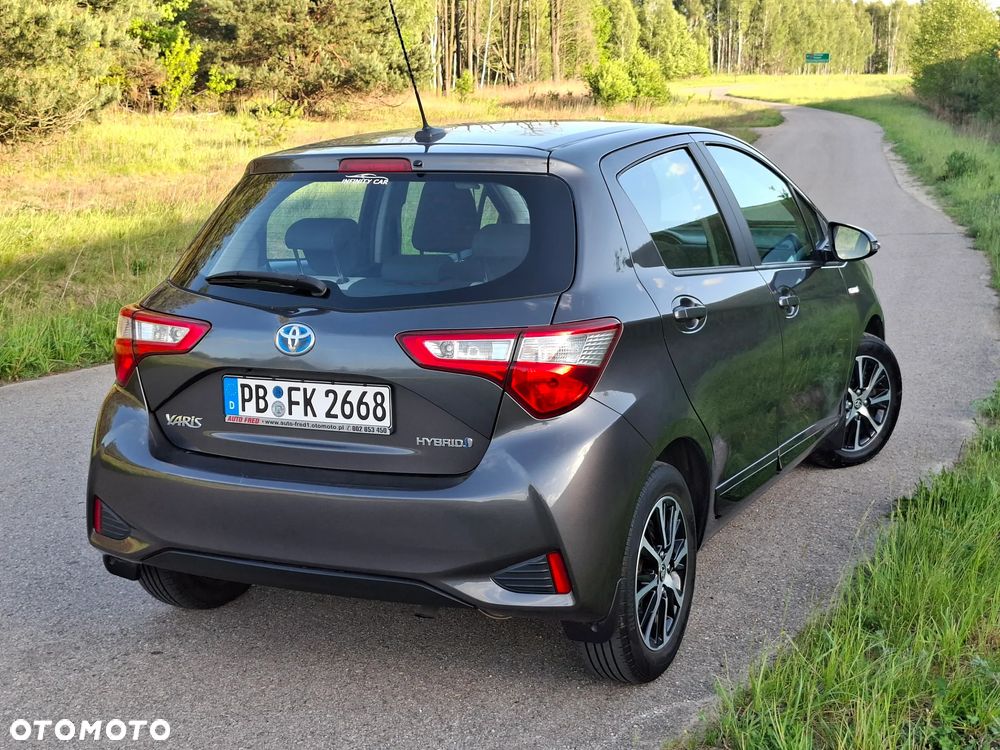 Toyota Yaris Hybrid 100 Active EU6 - 15