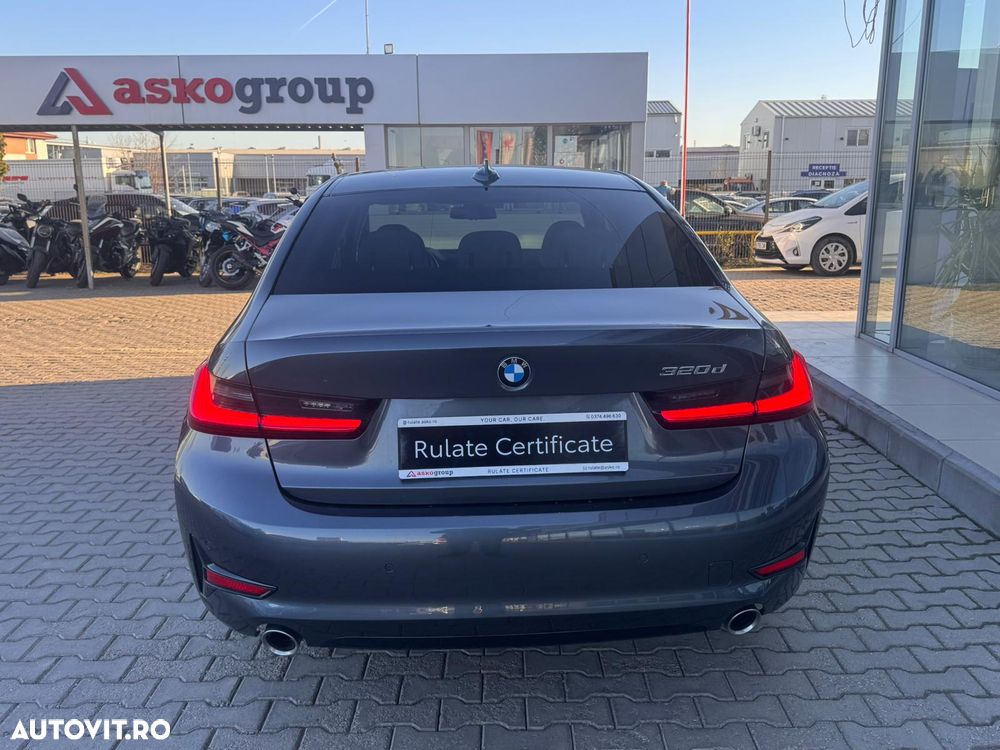 BMW Seria 3 320d xDrive AT Sport Line - 7