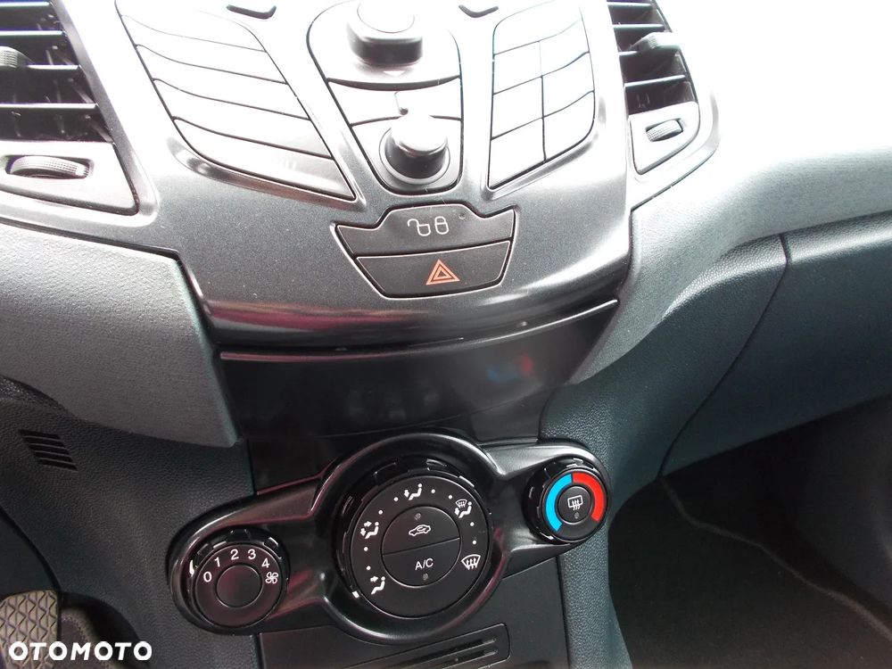Ford Fiesta 1.25 Celebration - 22