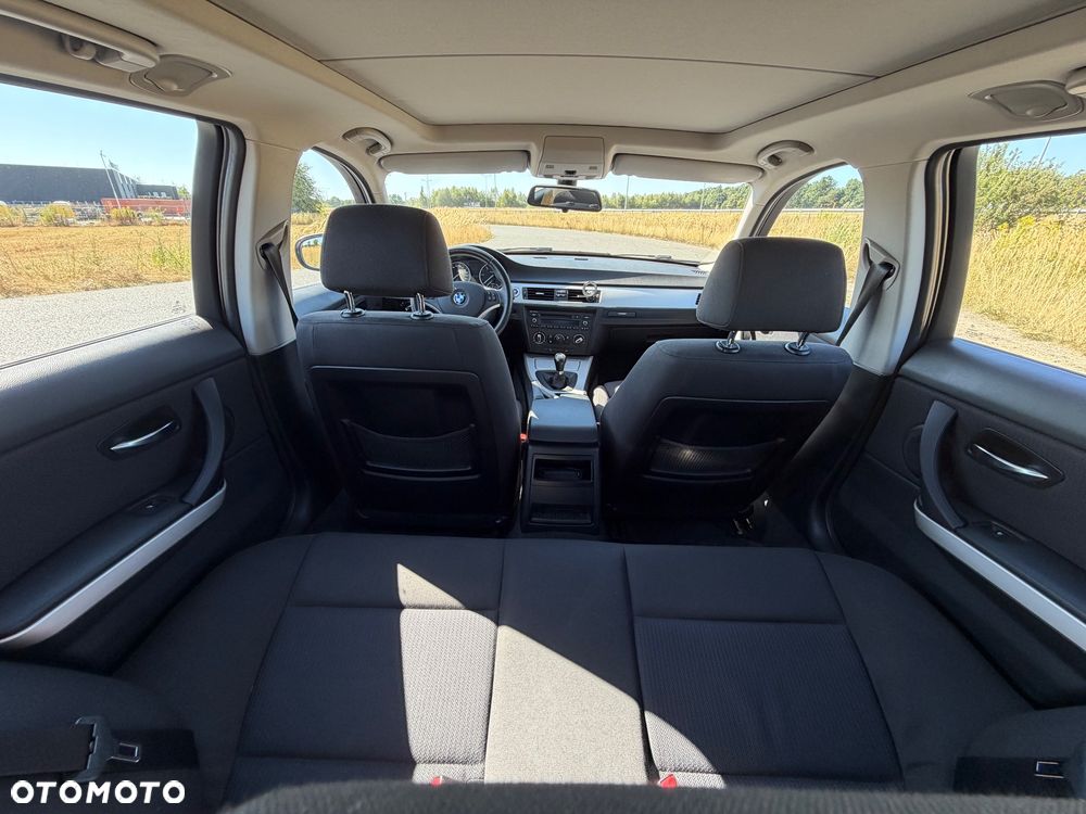 BMW Seria 3 318d DPF Edition Lifestyle - 15