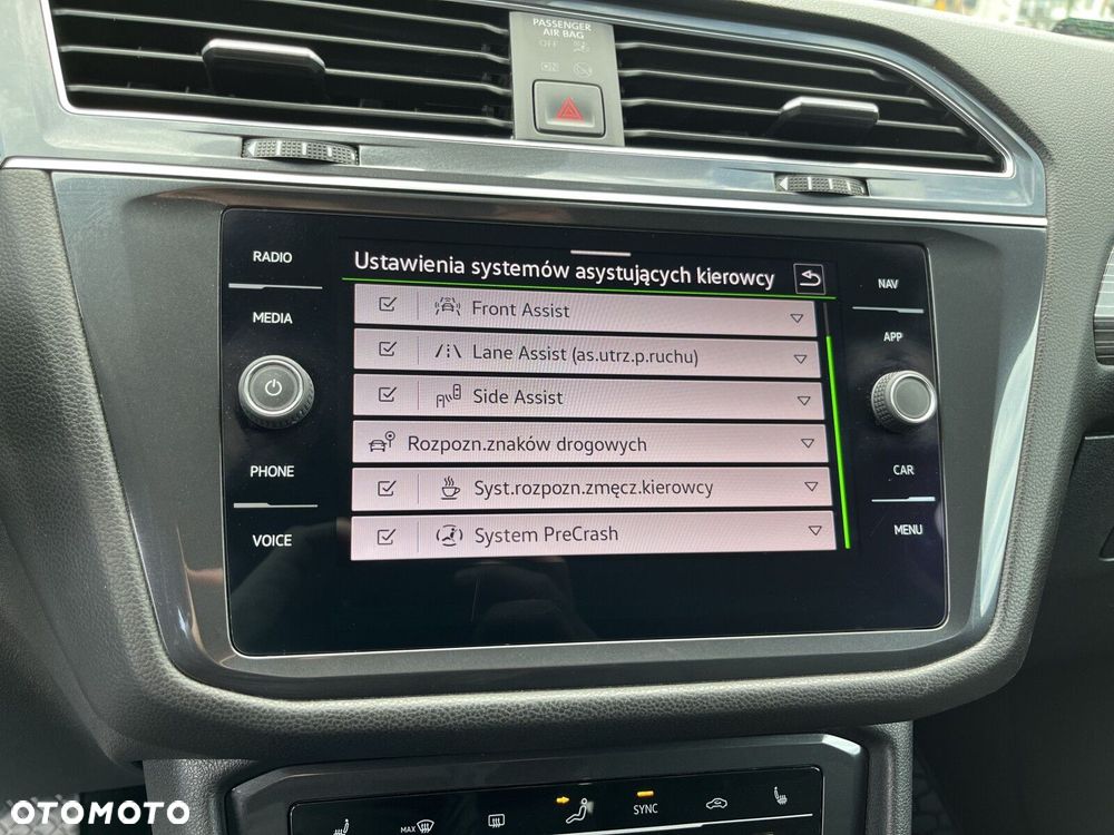 Volkswagen Tiguan - 22
