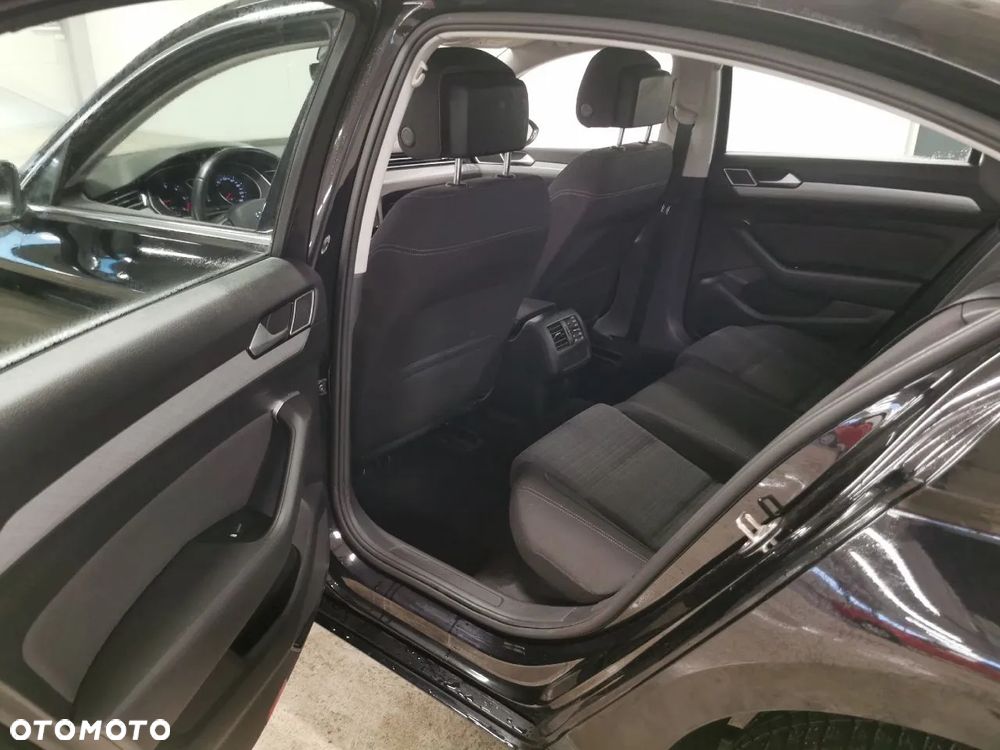 Volkswagen Passat 2.0 TDI EVO Business - 17