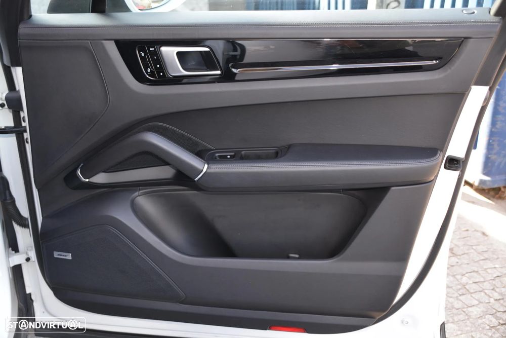 Porsche Cayenne E-Hybrid - 58