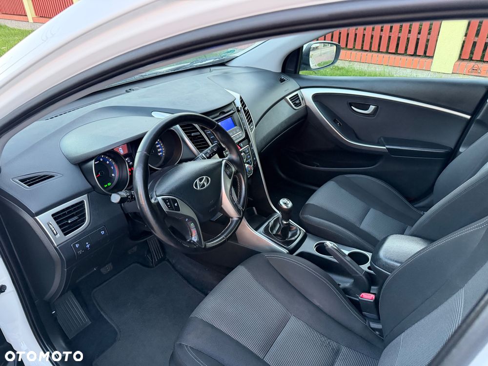 Hyundai i30 1.6 Comfort World Cup - 30