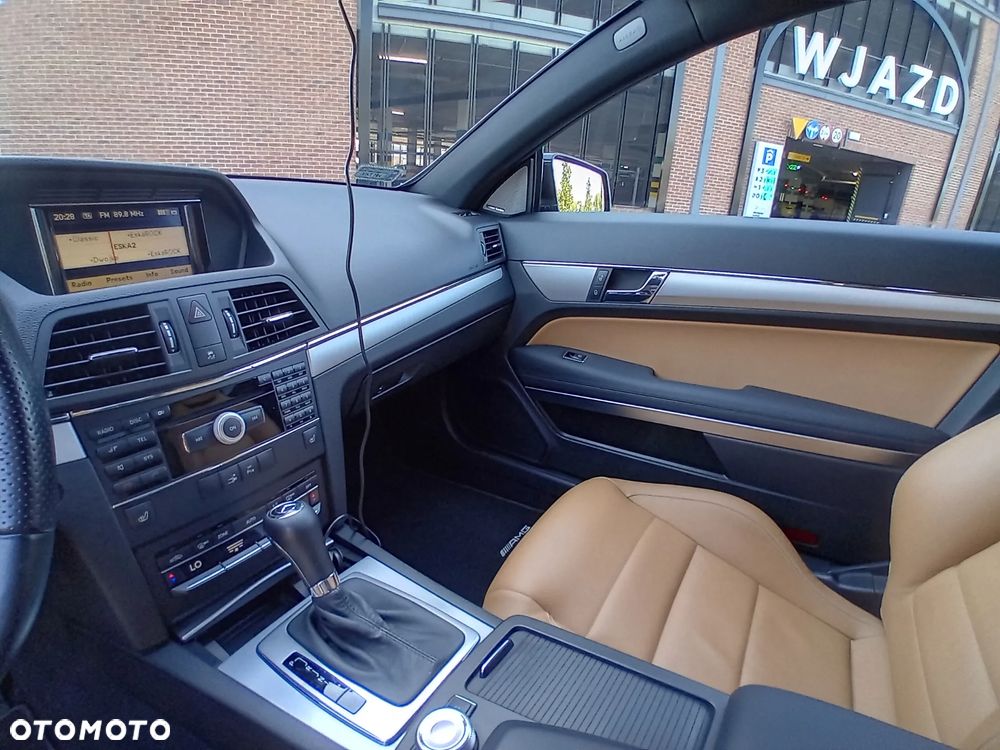 Mercedes-Benz Klasa E 350 CGI Coupe BlueEFFICIENCY 7G-TRONIC Elegance - 22