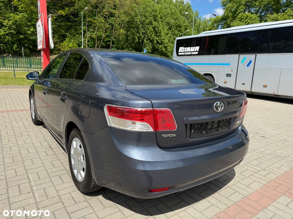Toyota Avensis 2.0 Executive - 4