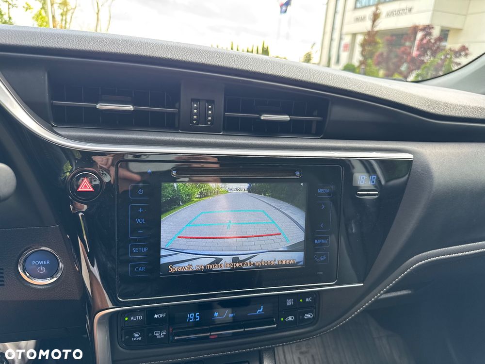 Toyota Auris Hybrid 135 Premium - 21