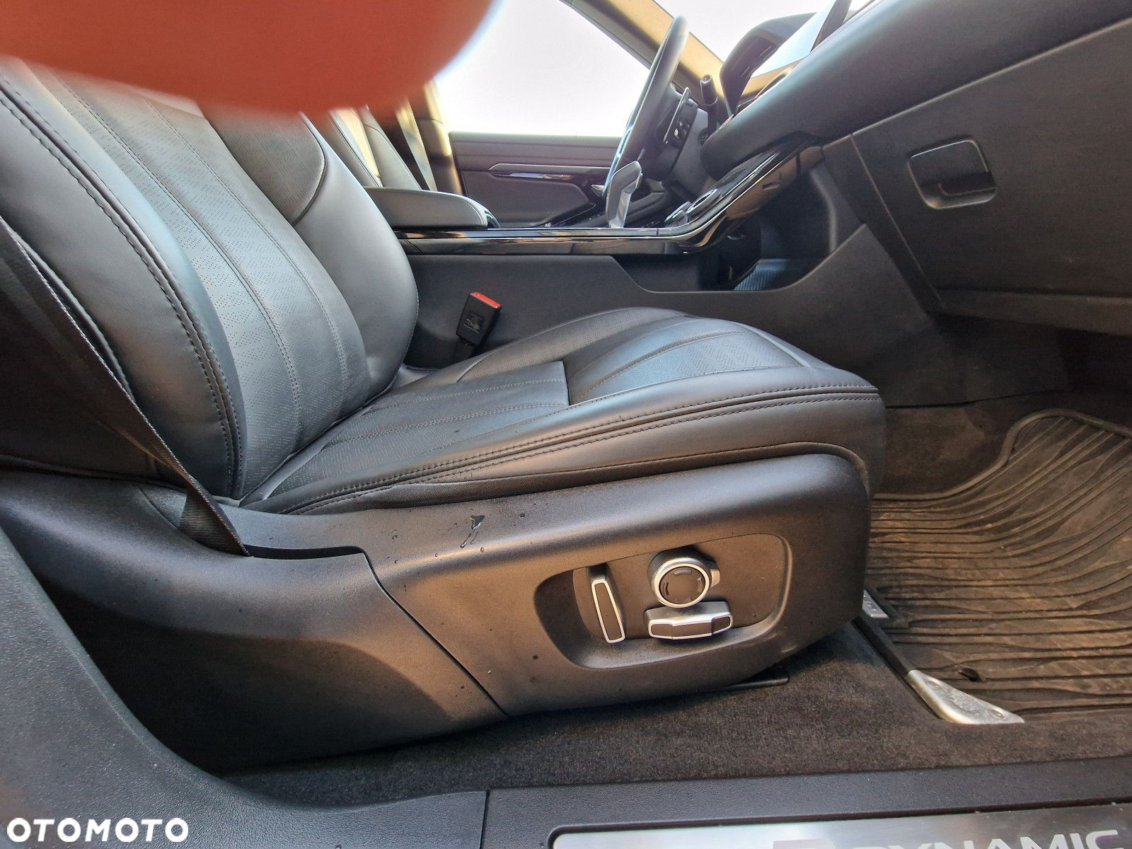 Land Rover Range Rover Evoque - 36