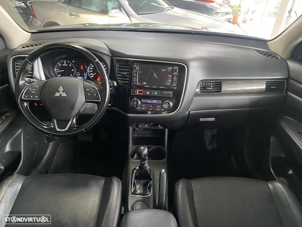 Mitsubishi Outlander 2.2 DI-D Intense - 15
