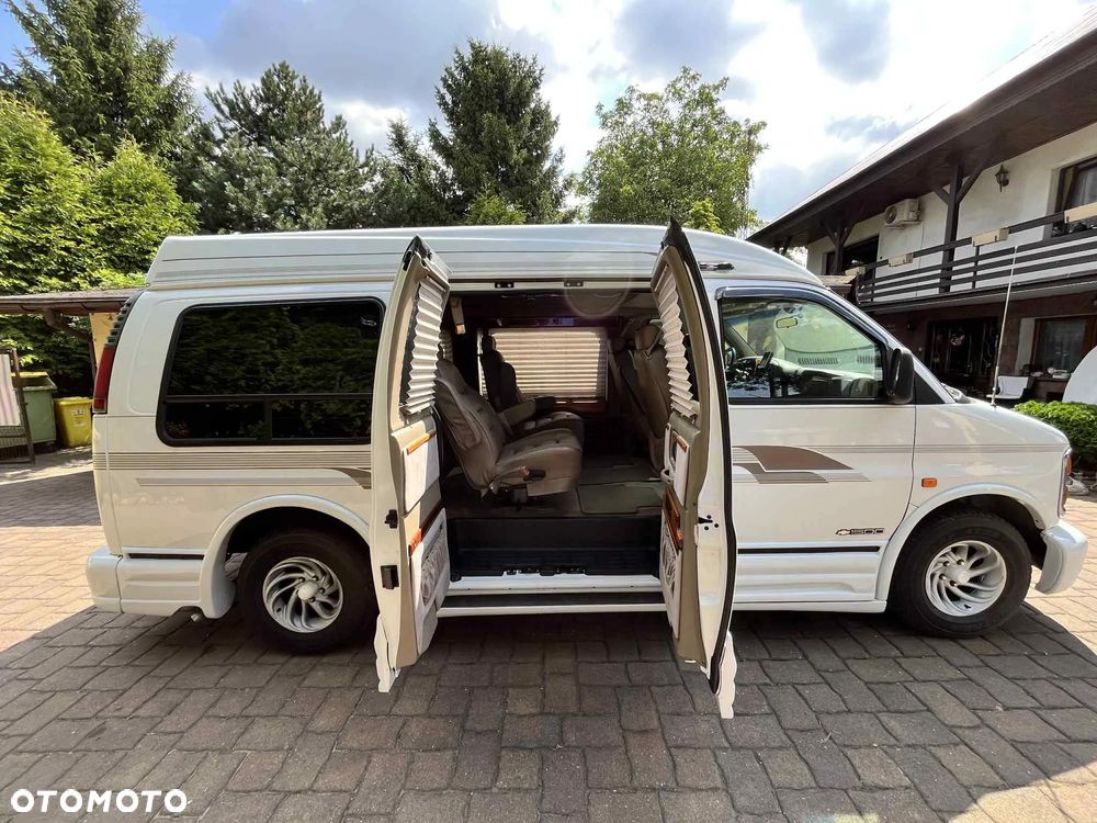 Chevrolet Express - 19
