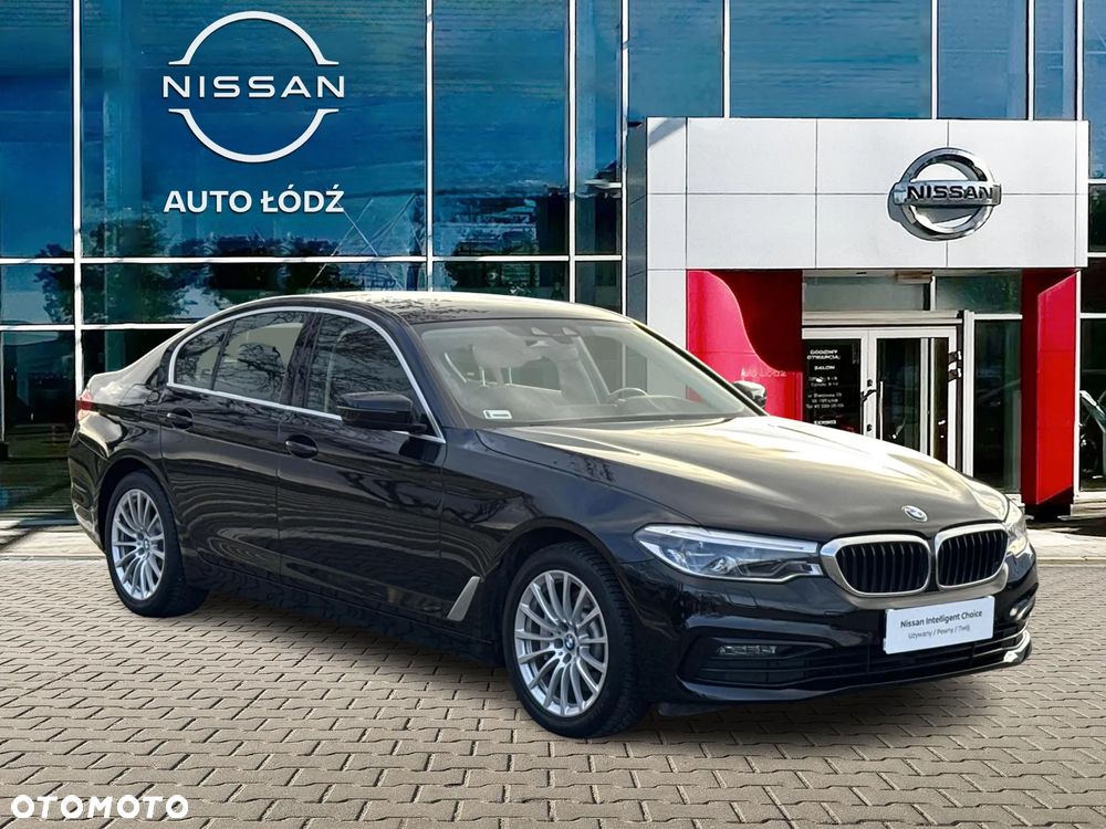 BMW Seria 5 530i GPF xDrive Sport Line sport - 7
